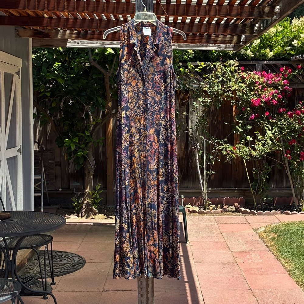 Multicolored Floral Batik Sleeveless Maxi Dress